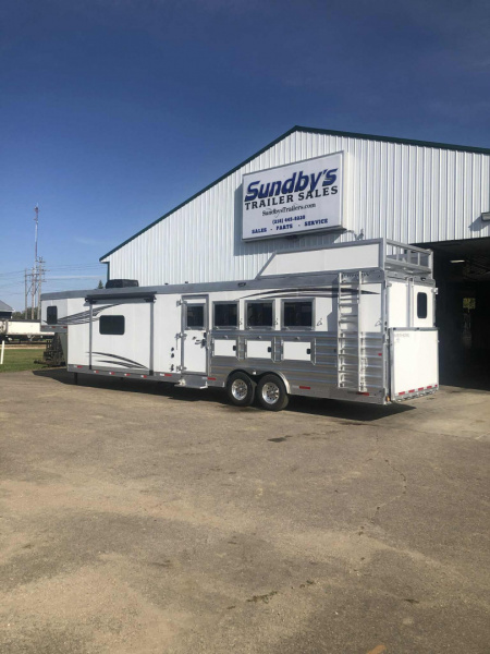 New 2026 Merhow 4H 16'SW Living Quarter