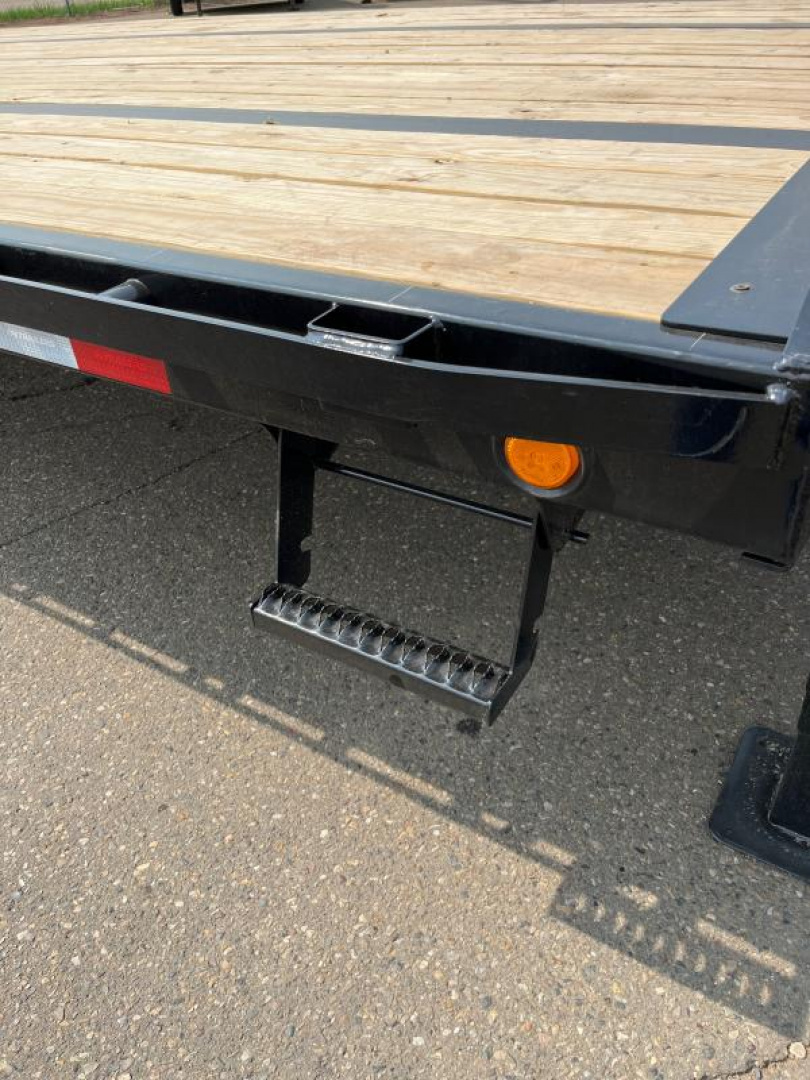 New 2026 PJ Trailers 36' Flatbed with HYDRAULIC DISC BRAKES