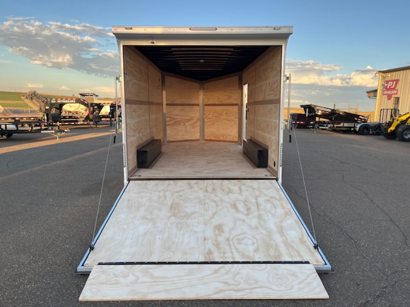 New 2026 United Trailers UJ 8.5'x16' Cargo / Enclosed Trailer