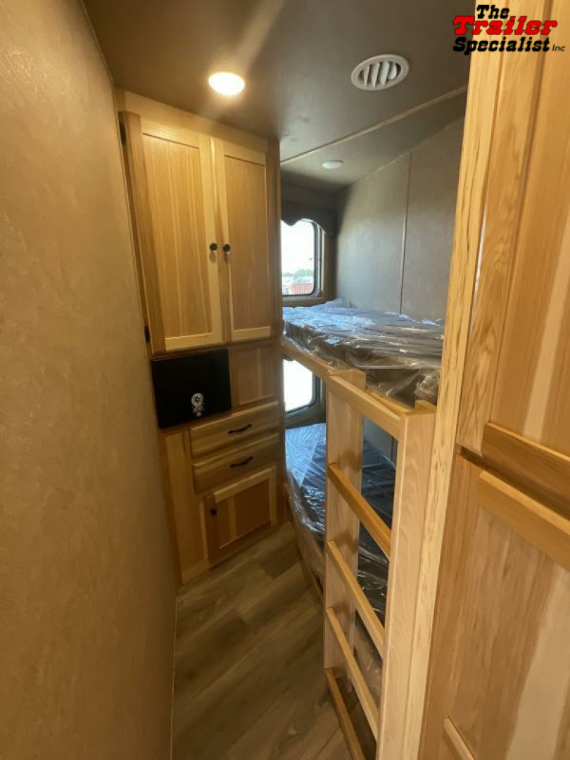 New 2024 Lakota CHARGER 4H GN LQ Horse Trailer