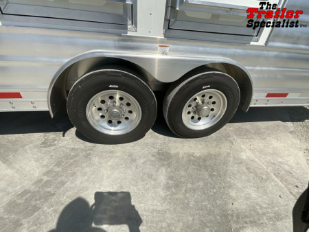 New 2024 Lakota CHARGER 4H GN LQ Horse Trailer