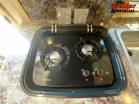 New 2024 Lakota CHARGER 4H GN LQ Horse Trailer