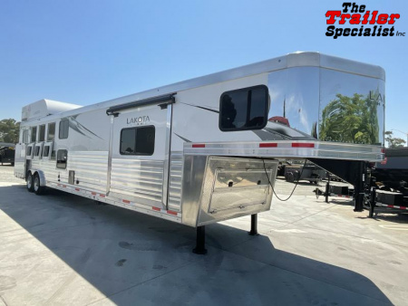 New 2024 Lakota CHARGER 4H GN LQ Horse Trailer