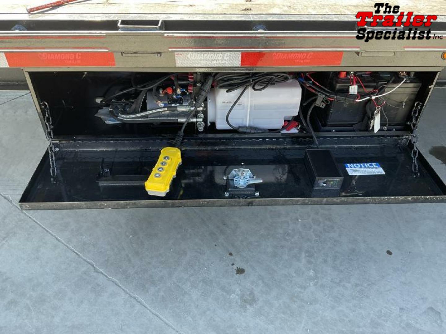 New 2024 Diamond C Trailers 8.5FT X 30FT 18K GVW Flatbed Trailer