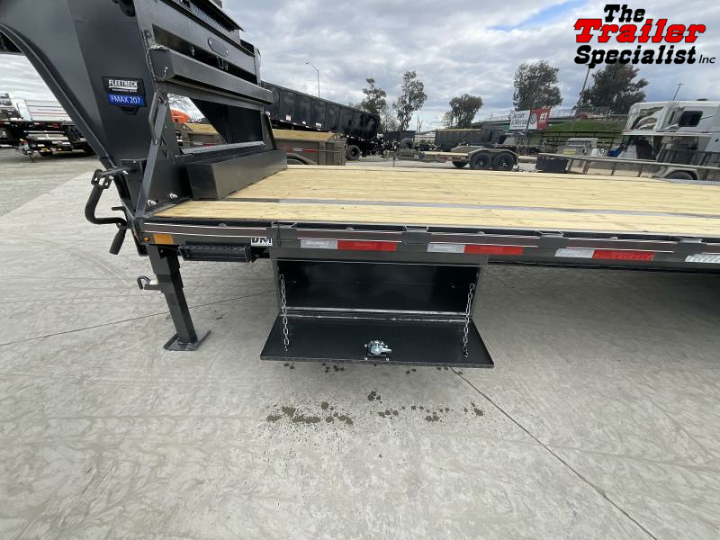 New 2025 Diamond C Trailers 8.5FT X 25FT 15.5K GVW Flatbed Trailer
