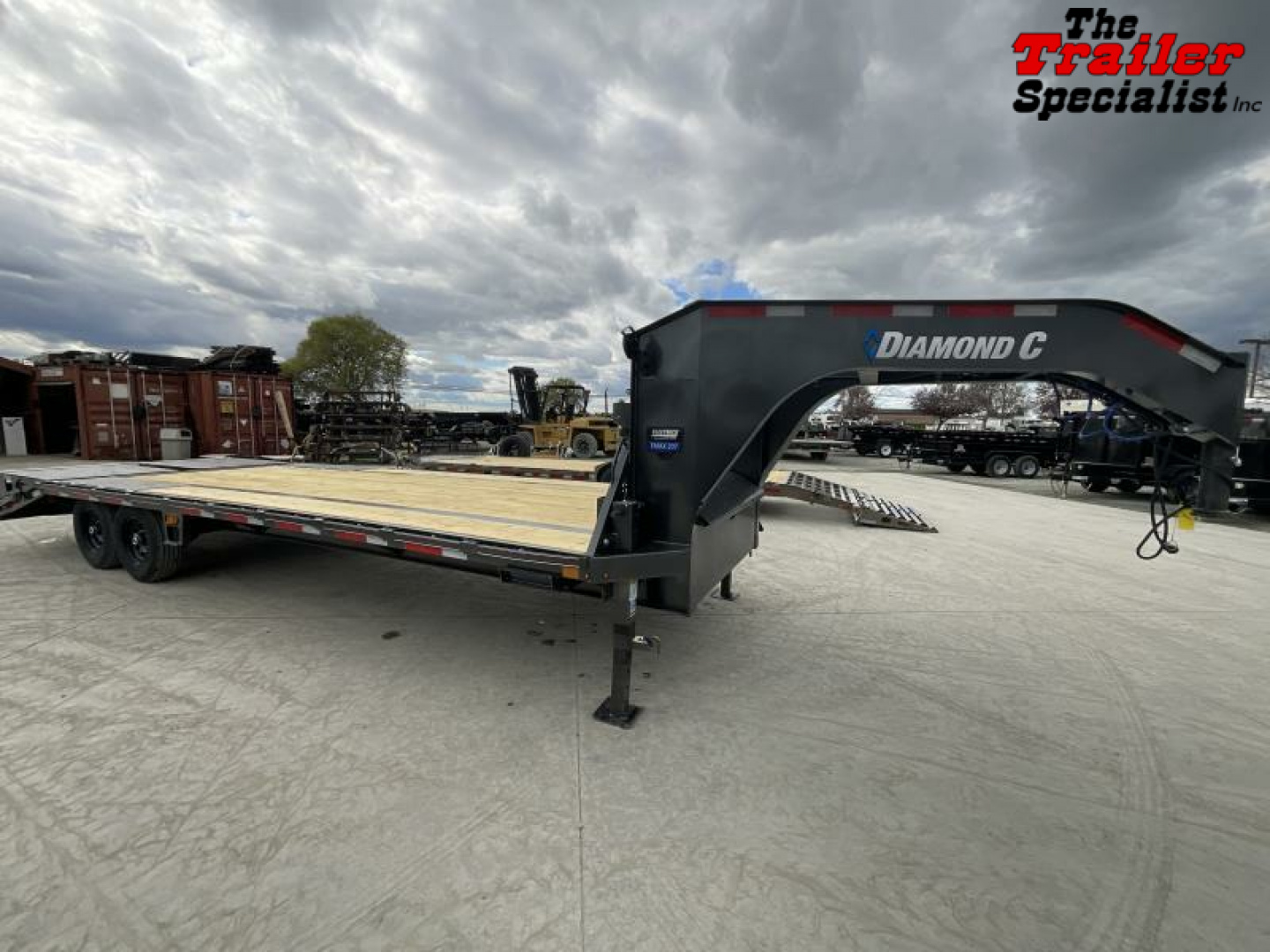 New 2025 Diamond C Trailers 8.5FT X 25FT 15.5K GVW Flatbed Trailer