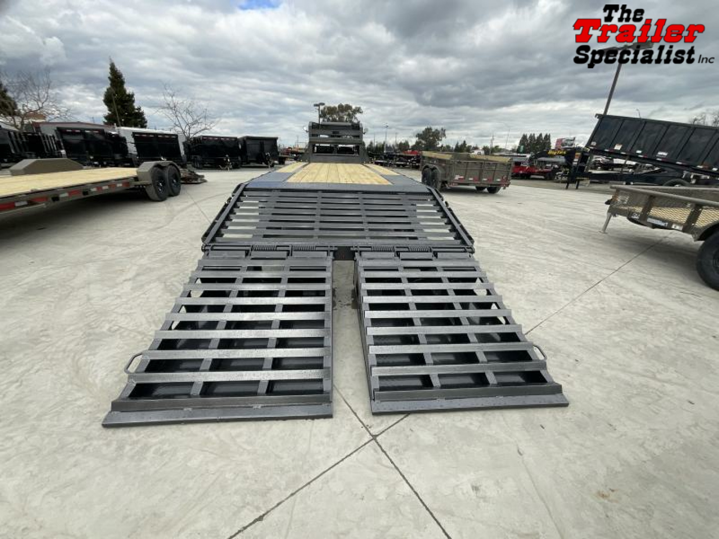 New 2025 Diamond C Trailers 8.5FT X 25FT 15.5K GVW Flatbed Trailer