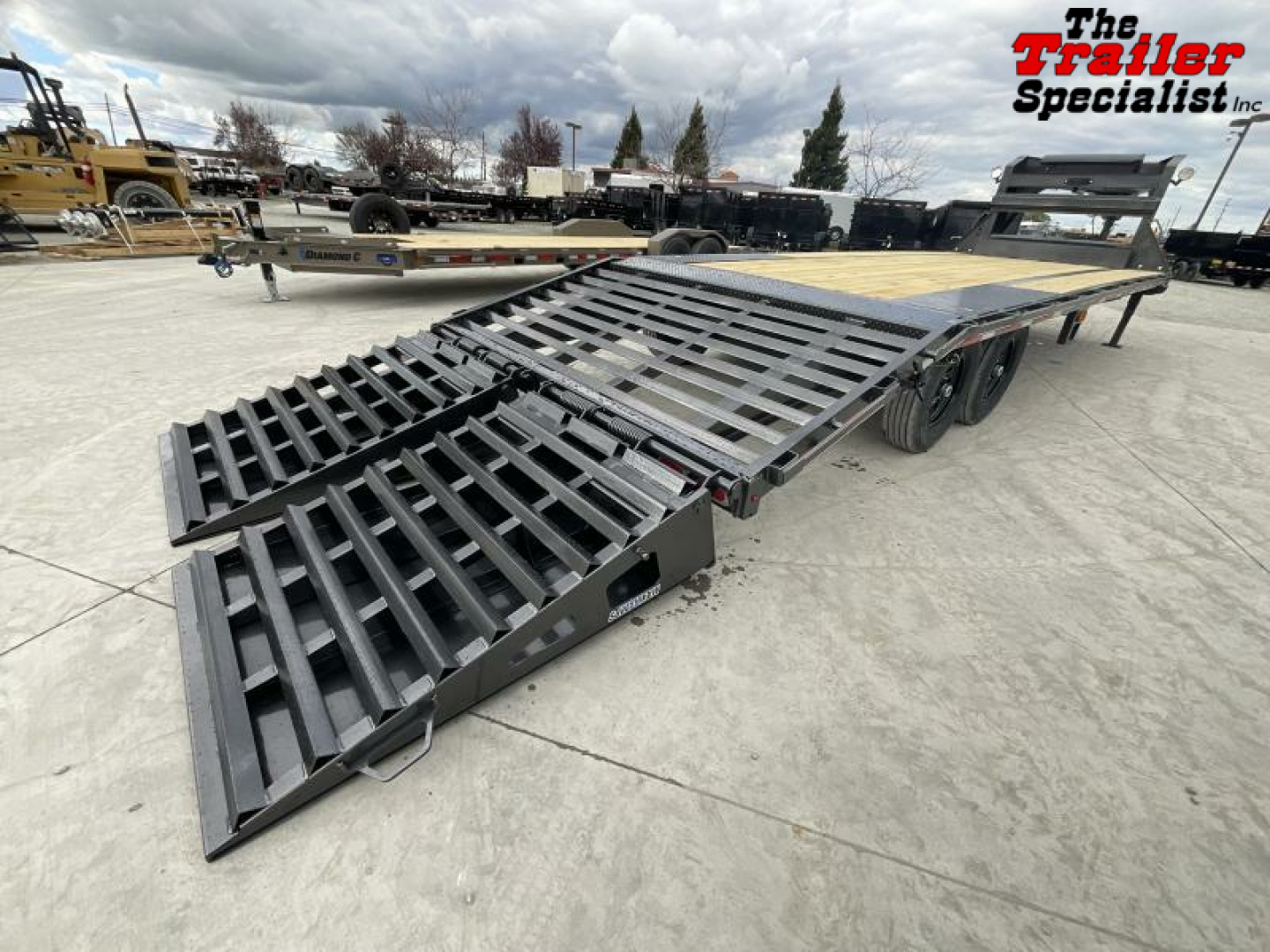 New 2025 Diamond C Trailers 8.5FT X 25FT 15.5K GVW Flatbed Trailer