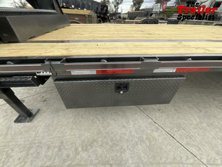 New 2025 Diamond C Trailers 8.5FT X 25FT 15.5K GVW Flatbed Trailer