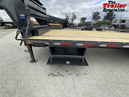 New 2025 Diamond C Trailers 8.5FT X 25FT 15.5K GVW Flatbed Trailer