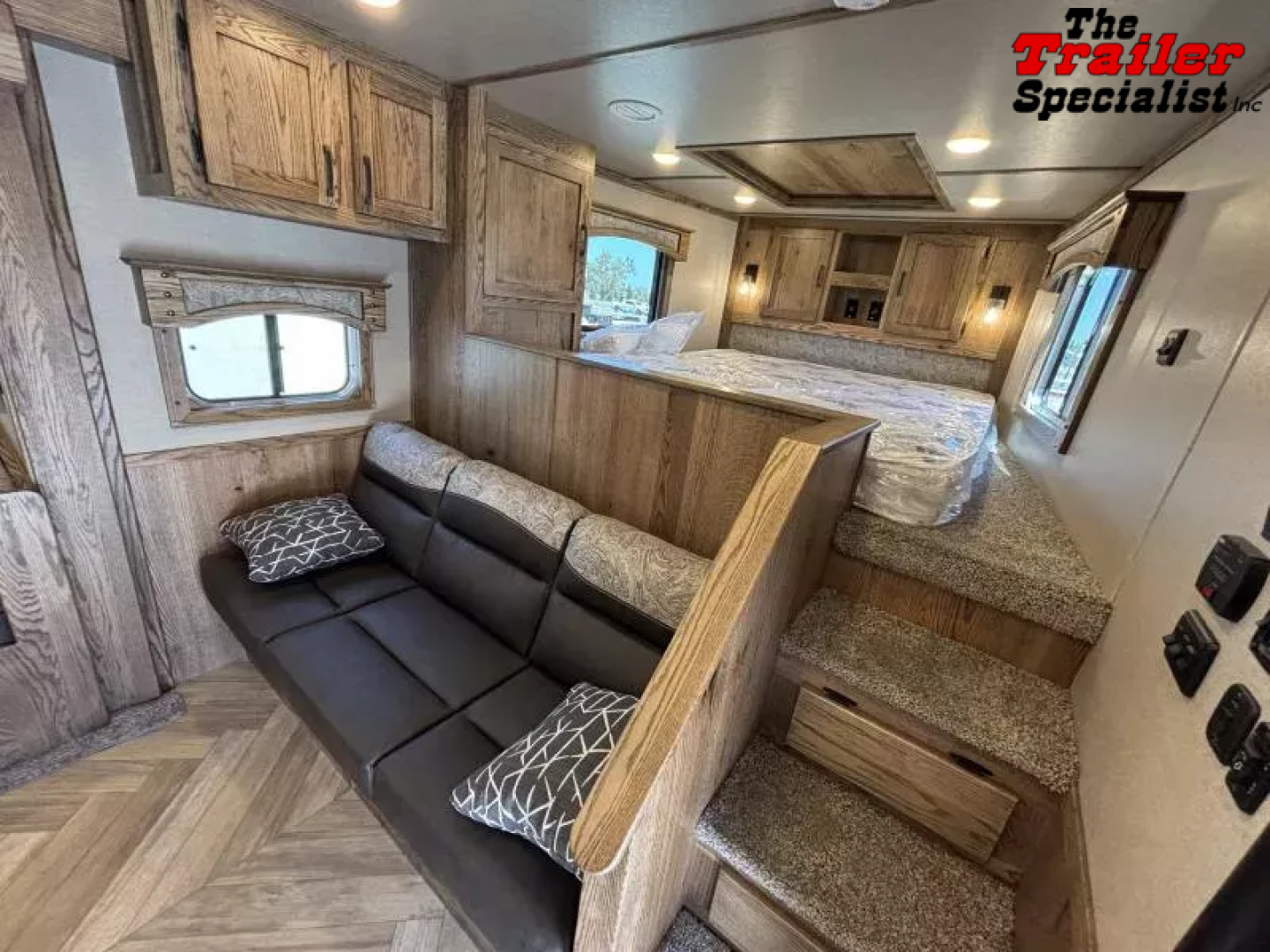 New 2026 Lakota CHARGER STOCK LQ Horse Trailer