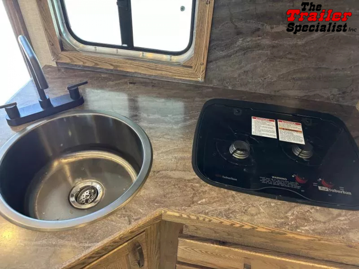 New 2026 Lakota CHARGER STOCK LQ Horse Trailer