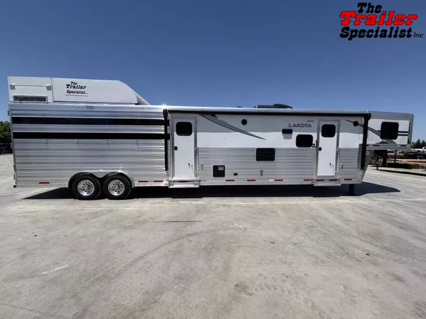 New 2026 Lakota CHARGER STOCK LQ Horse Trailer