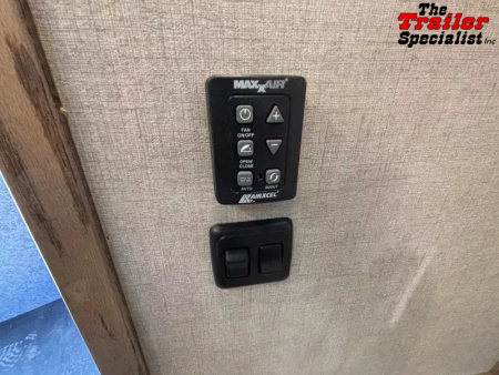 New 2026 Lakota CHARGER STOCK LQ Horse Trailer