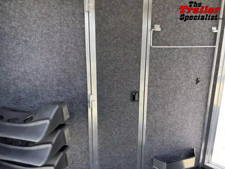 New 2026 Lakota CHARGER STOCK LQ Horse Trailer