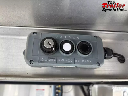 New 2026 Lakota CHARGER STOCK LQ Horse Trailer