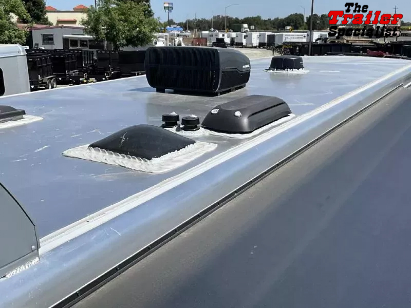 New 2026 Lakota COLT 13FT LQ 3H SLANT GN Horse Trailer