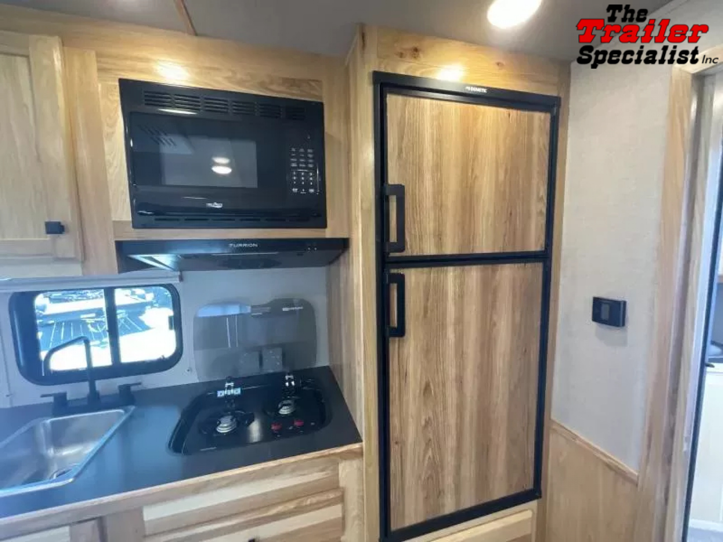 New 2026 Lakota COLT 13FT LQ 3H SLANT GN Horse Trailer