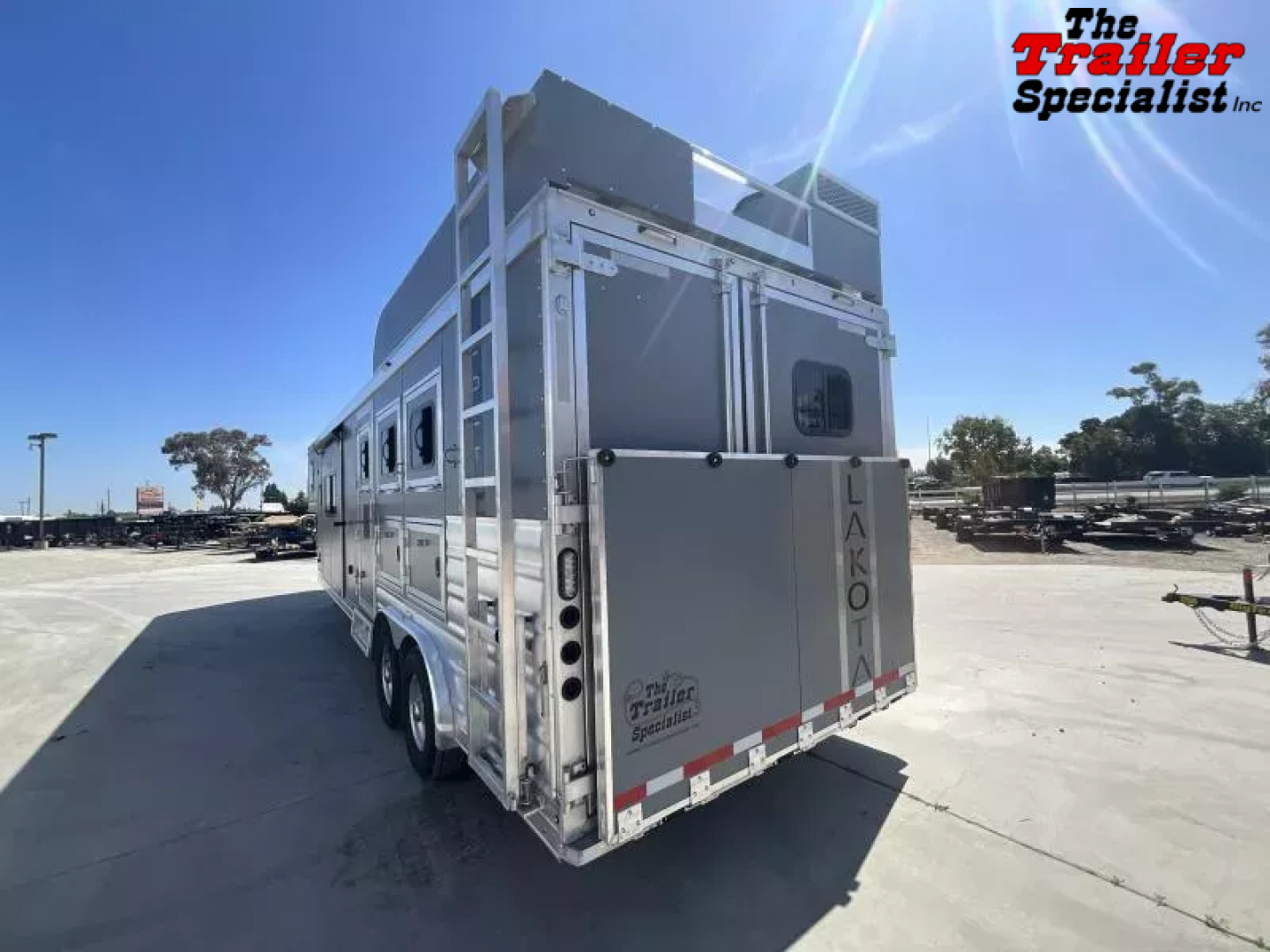 New 2026 Lakota COLT 13FT LQ 3H SLANT GN Horse Trailer