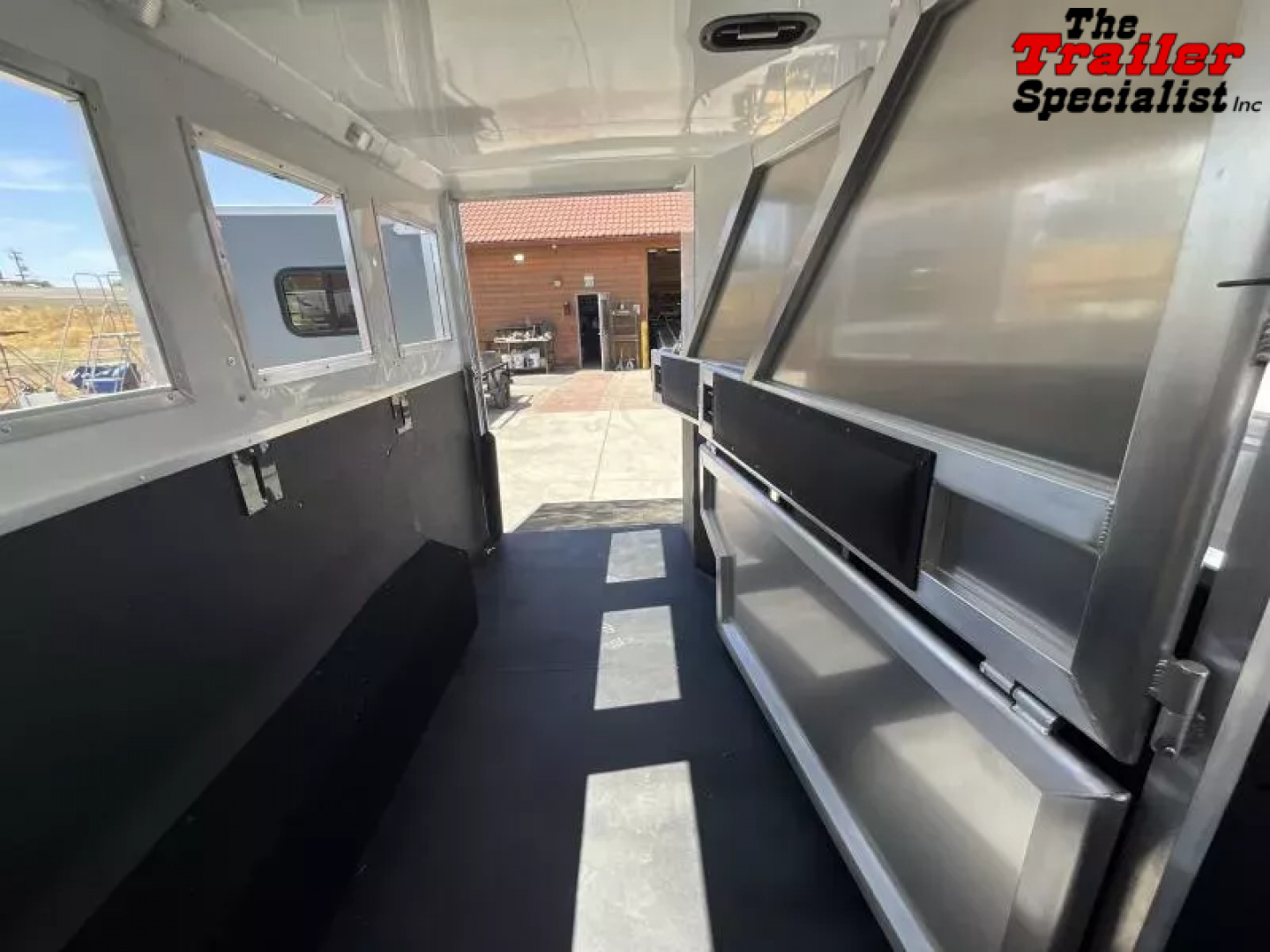 New 2026 Lakota COLT 13FT LQ 3H SLANT GN Horse Trailer