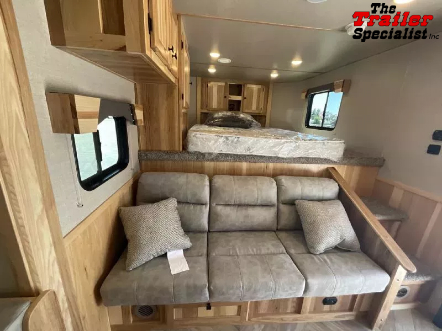 New 2026 Lakota COLT 13FT LQ 3H SLANT GN Horse Trailer