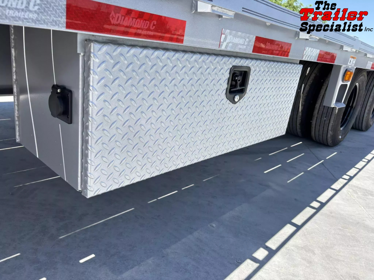 New 2025 Diamond C Trailers 8.5FT X 25FT 25.9K GVW Flatbed Trailer