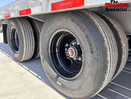 New 2025 Diamond C Trailers 8.5FT X 25FT 25.9K GVW Flatbed Trailer