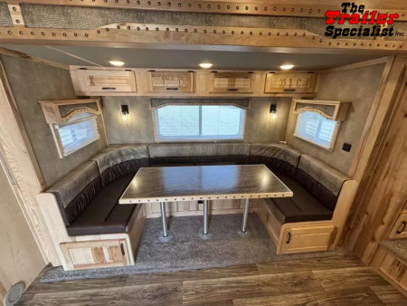 New 2026 Lakota INFINITY 15FT LQ GN 3H SLANT Horse Trailer