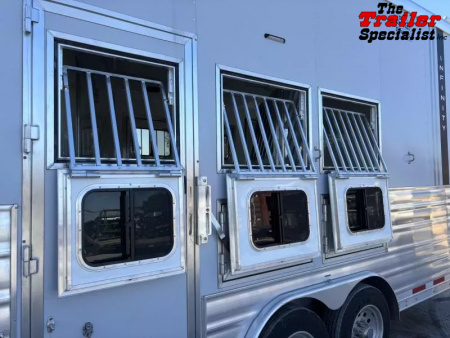 New 2026 Lakota INFINITY 15FT LQ GN 3H SLANT Horse Trailer