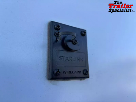 New 2026 Lakota INFINITY 15FT LQ GN 3H SLANT Horse Trailer