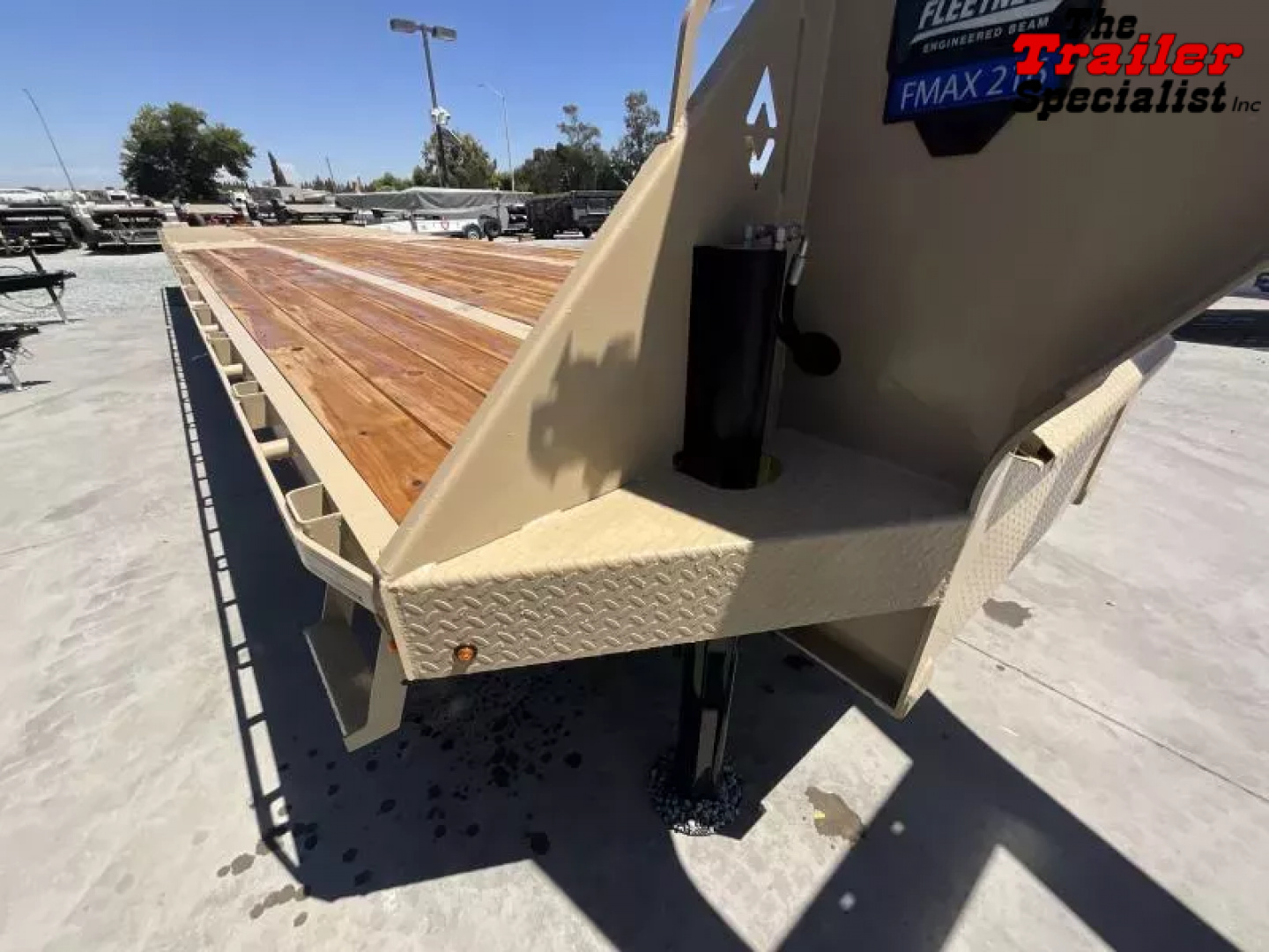 New 2025 Diamond C Trailers 8.5FT X 35FT 40K GVW Flatbed Trailer