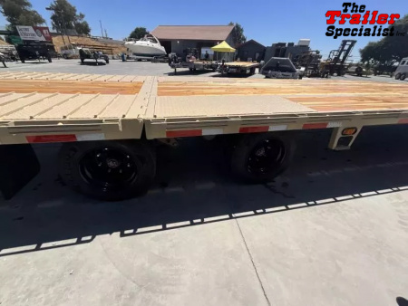 New 2025 Diamond C Trailers 8.5FT X 35FT 40K GVW Flatbed Trailer
