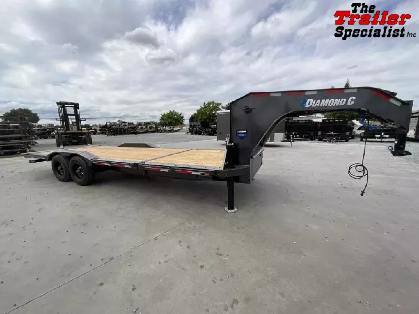 New 2025 Diamond C Trailers 8.5FT X 24FT 23K GVW Flatbed Trailer