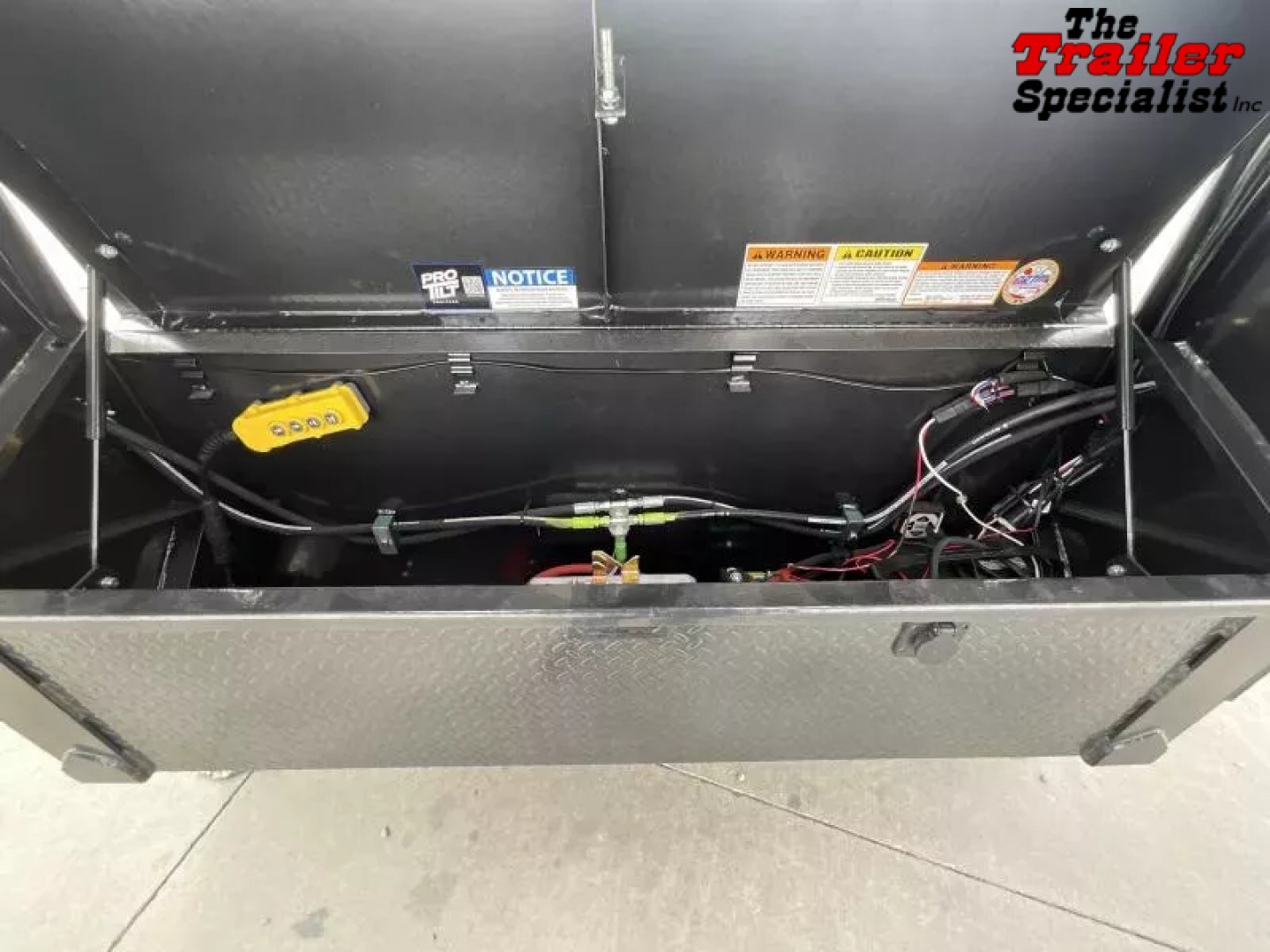 New 2025 Diamond C Trailers 8.5FT X 24FT 23K GVW Flatbed Trailer