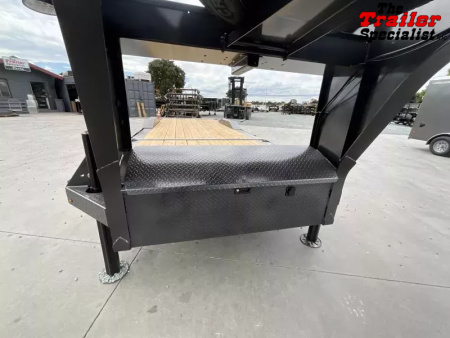 New 2025 Diamond C Trailers 8.5FT X 24FT 23K GVW Flatbed Trailer