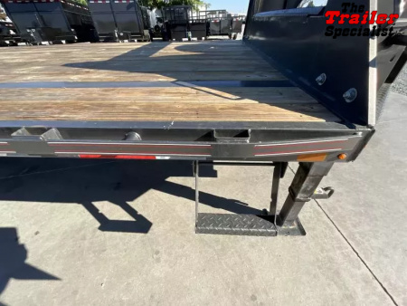 Used 2022 Diamond C Trailers 8.5FT X 32FT 15.5K GVW Flatbed Trailer