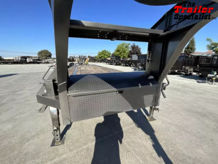 Used 2022 Diamond C Trailers 8.5FT X 32FT 15.5K GVW Flatbed Trailer