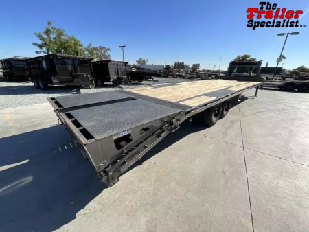 Used 2022 Diamond C Trailers 8.5FT X 32FT 15.5K GVW Flatbed Trailer