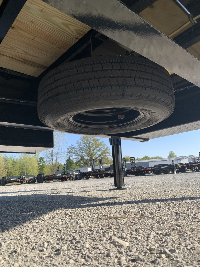 New 2026 Diamond C Trailers FMAX212L32X102MR (27' + 5' X 102") 25.9K Max Ramp (Pacesetter Ed.) Flatbed Trailer