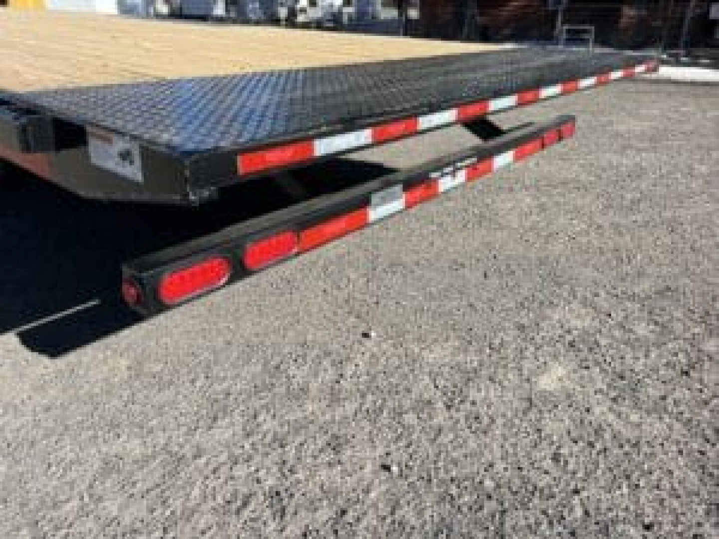 New 2025 102"X22' Hydraulic Tilit Deck 14K