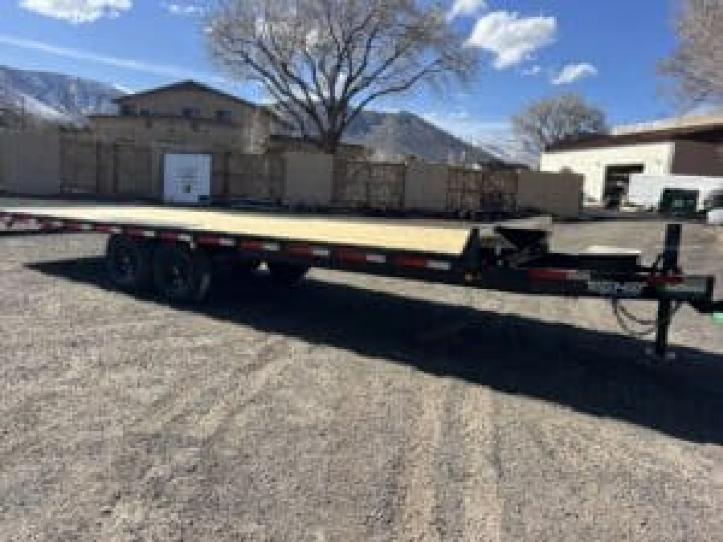 New 2025 102"X22' Hydraulic Tilit Deck 14K