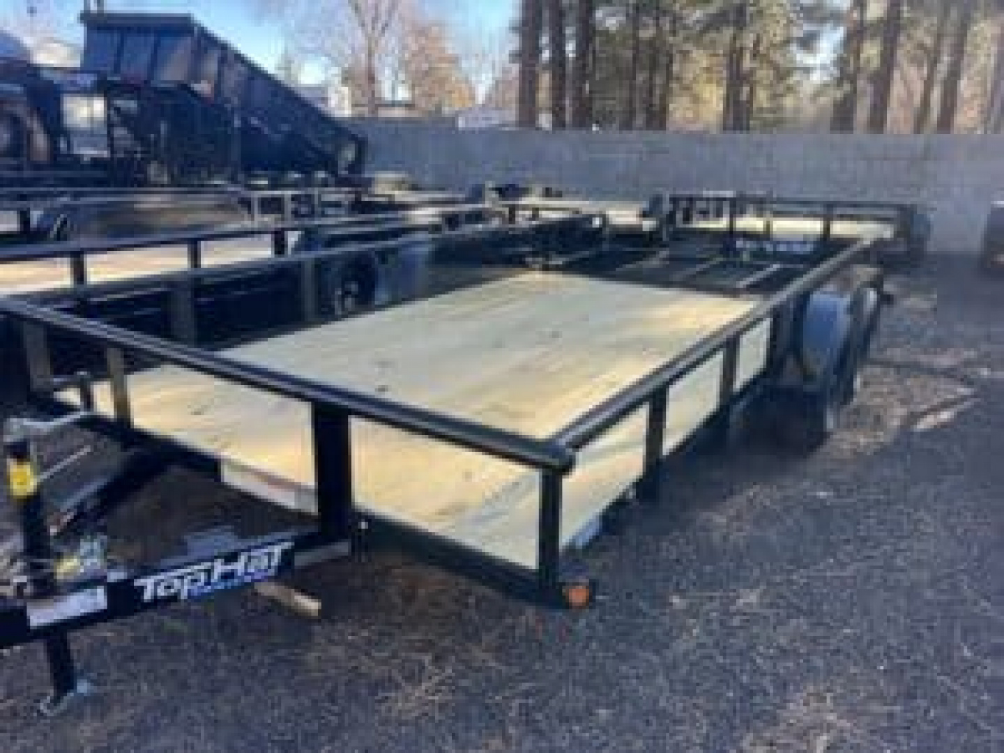 New 2025 Top Hat Trailers 83X18 Pipe Rail Flatbed Utility with Ramp ...