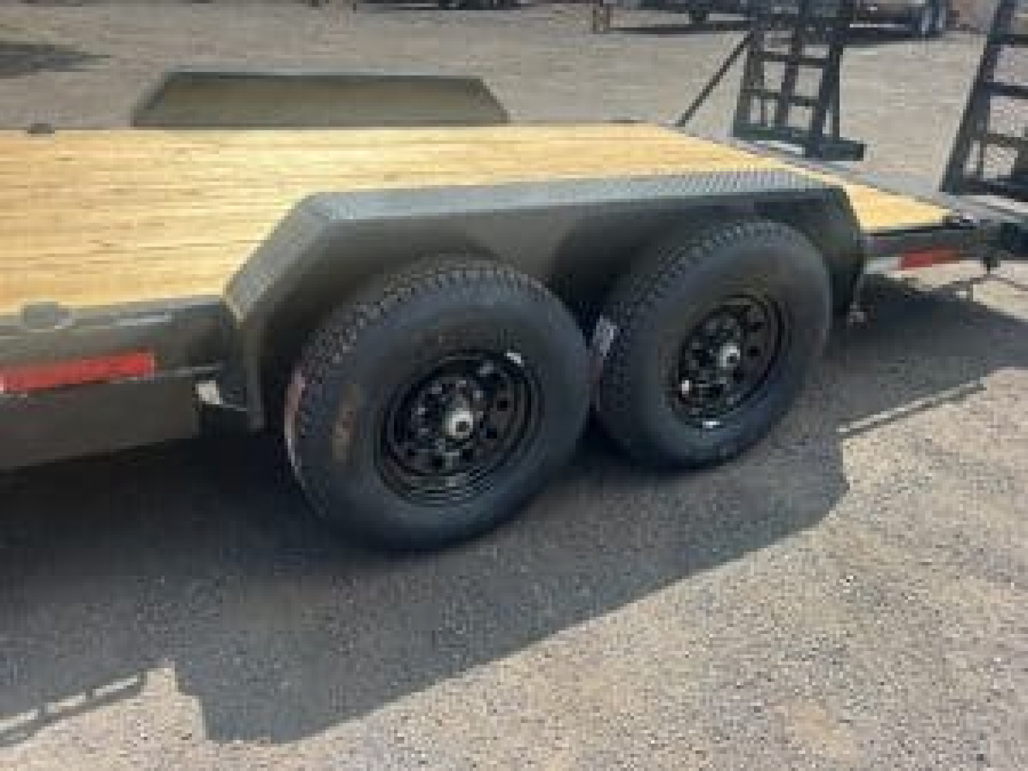 Used USED 2025 Top Hat Trailers 83X20 Equipment Hauler With stand up ramps - 246289