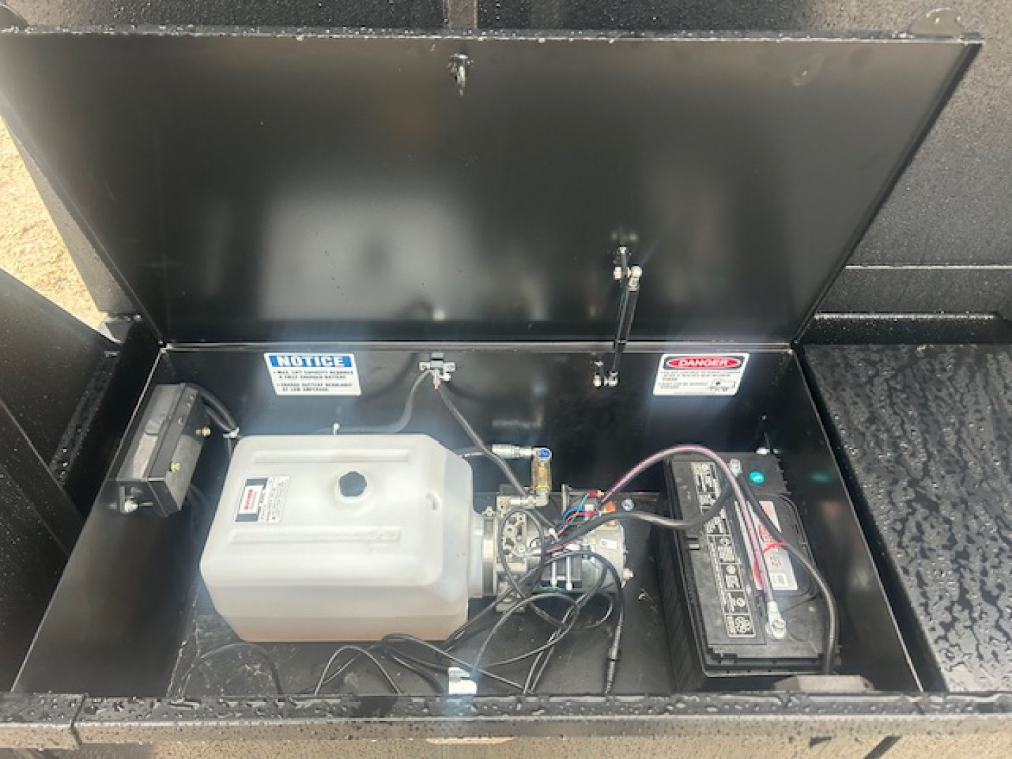 New 2026 Canada Trailers 16ft gooseneck triple axle Dump Trailer GVWR: 22,680 LBS