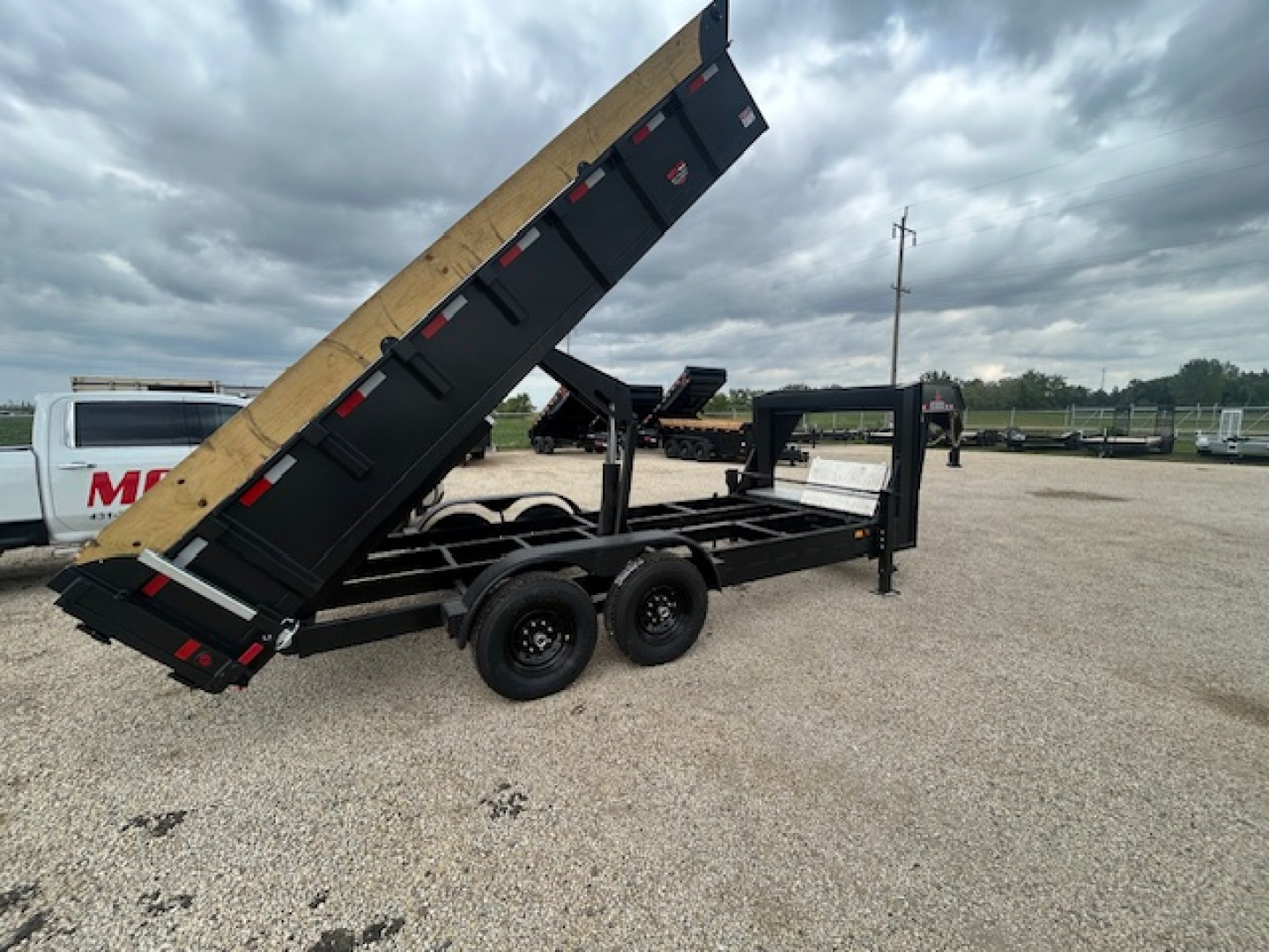 New 2026 Canada Trailers 16ft Gooseneck Dump Trailer