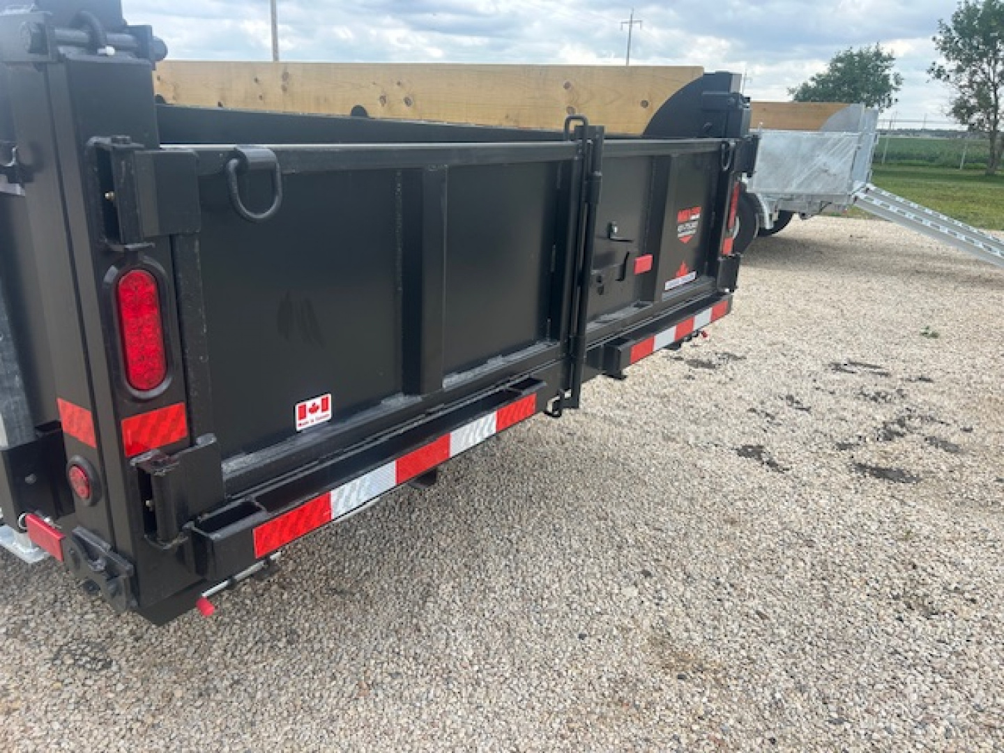 New 2026 Canada Trailers 16ft Gooseneck Dump Trailer