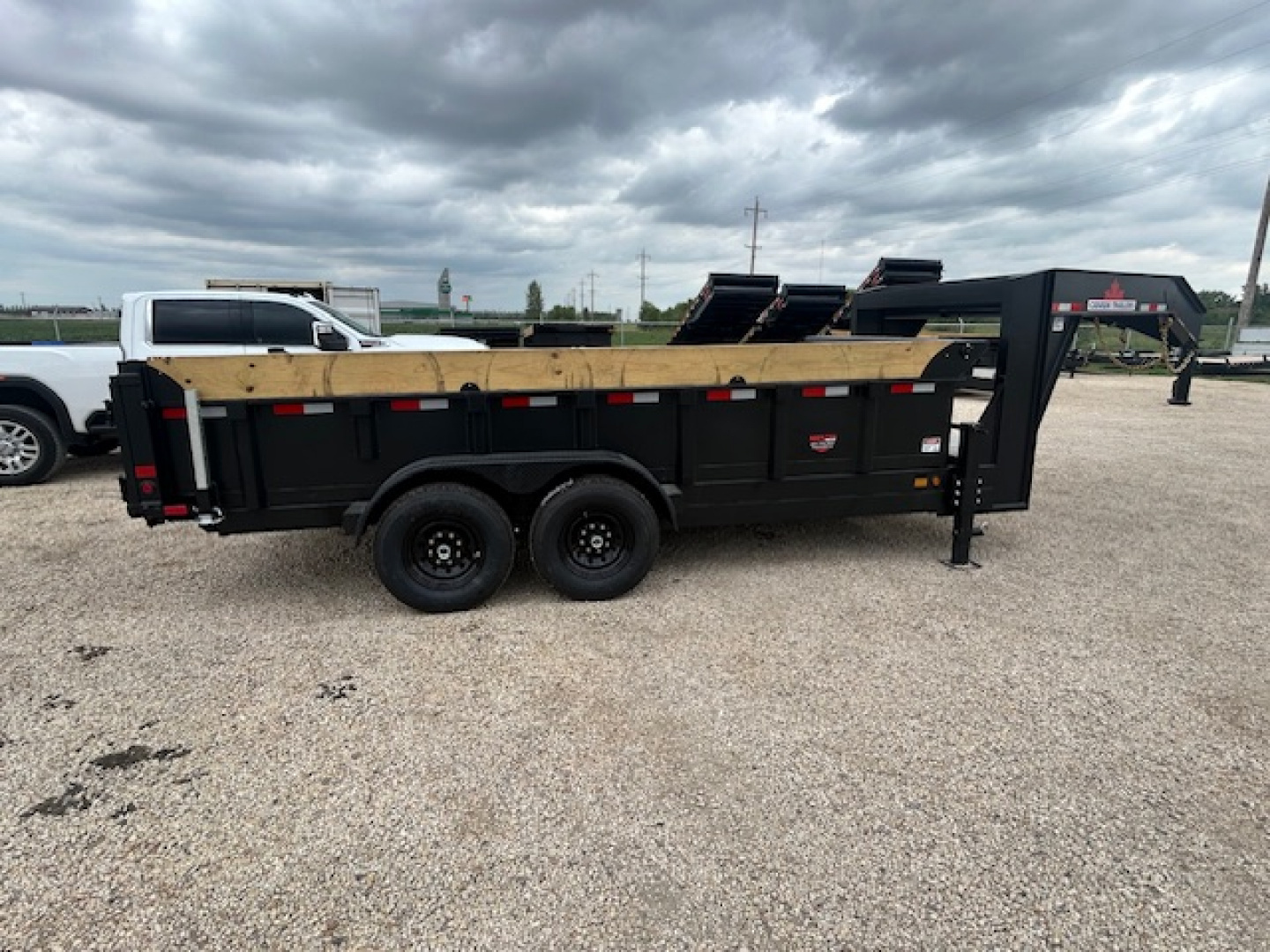 New 2026 Canada Trailers 16ft Gooseneck Dump Trailer