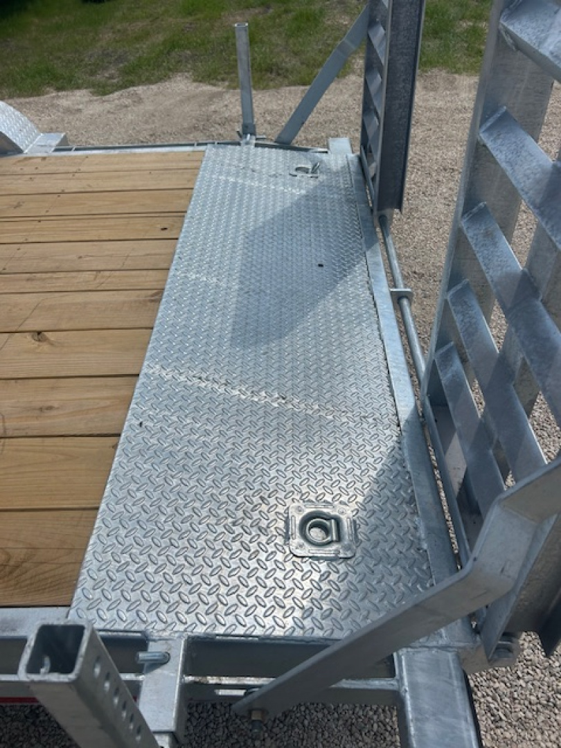 New 2026 Canada Trailers 22 ft Galvanized Triple Axle Equipment Trailer