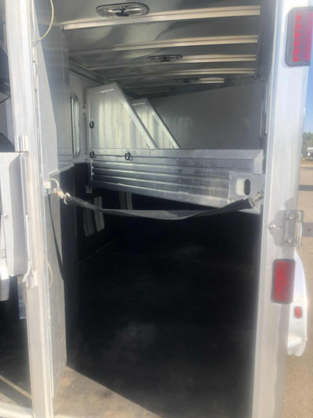 Used 2008 Featherlite 9409 3H