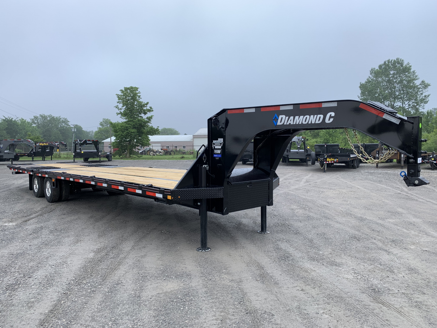 New 2026 Diamond C Trailers FMAX212L32X102HDT (32' X 102") 25.9K (Pacesetter Ed.) Hydraulic Dovetail Flatbed Trailer